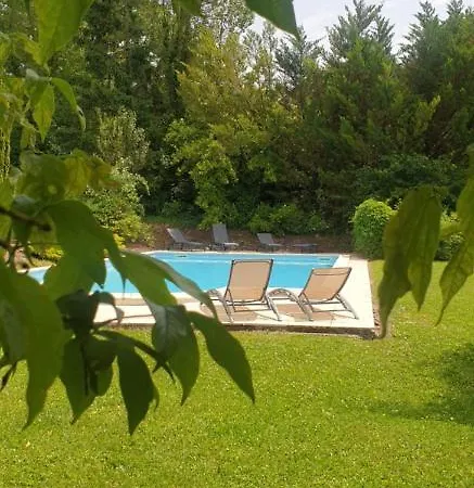 Lily - Au Clos De Guest house