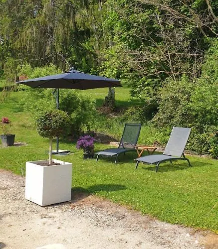 Lily - Au Clos De 3*